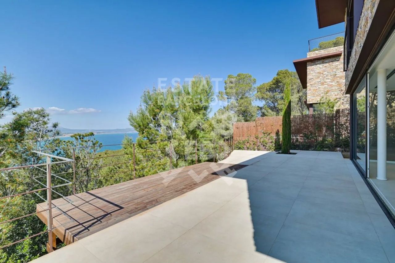 Villa en Bagur, España, 329 m² - imagen 2