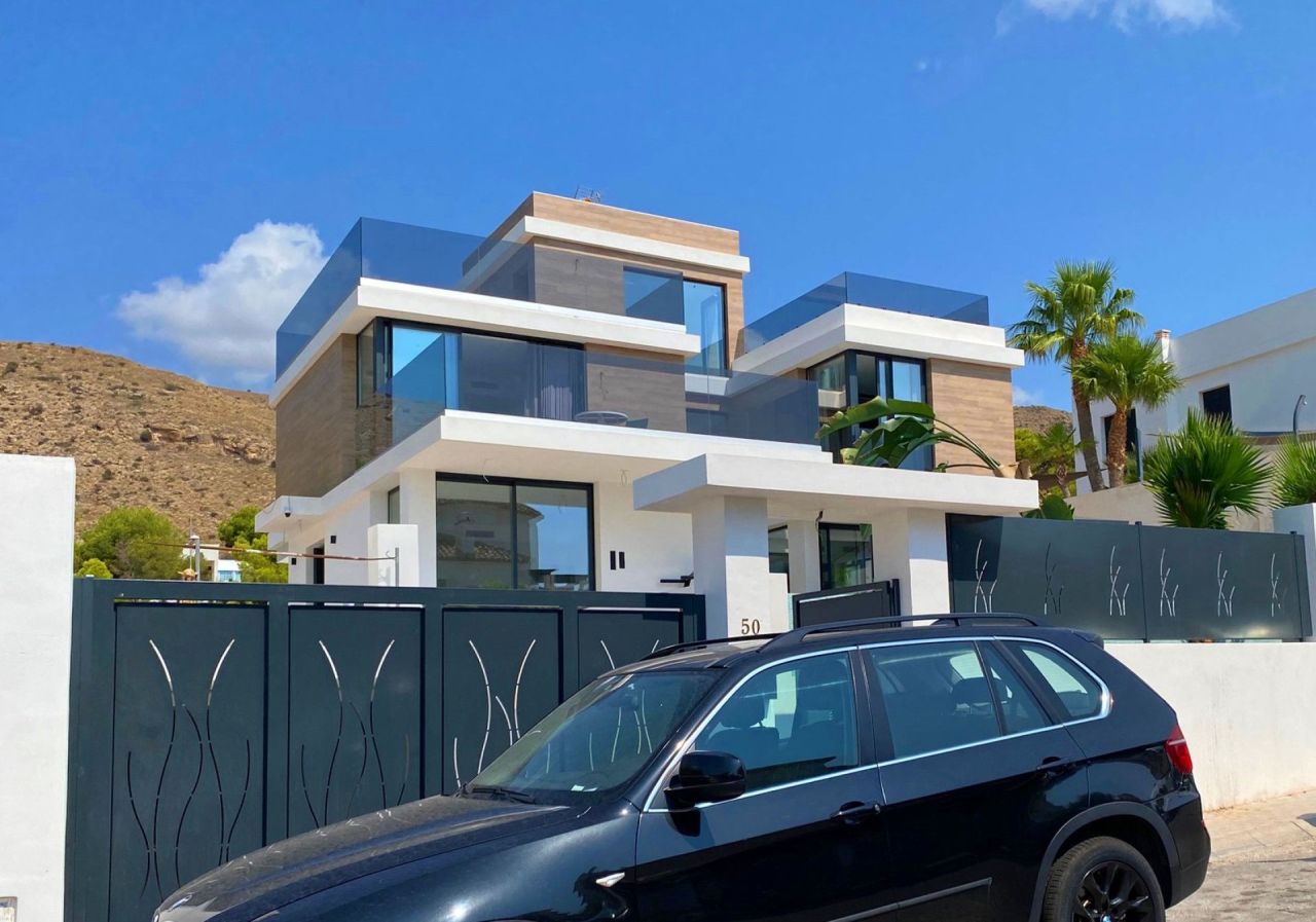 Villa à Finestrat, Espagne, 455 m² - image 1