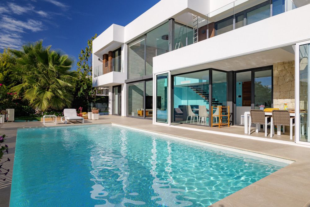 Villa in Finestrat, Spain, 304 m² - picture 1