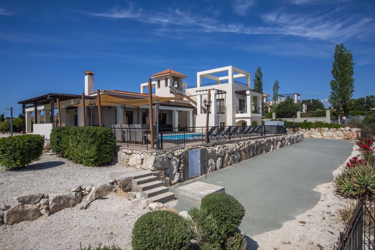 Villa in Paphos, Cyprus, 350 m² - picture 1