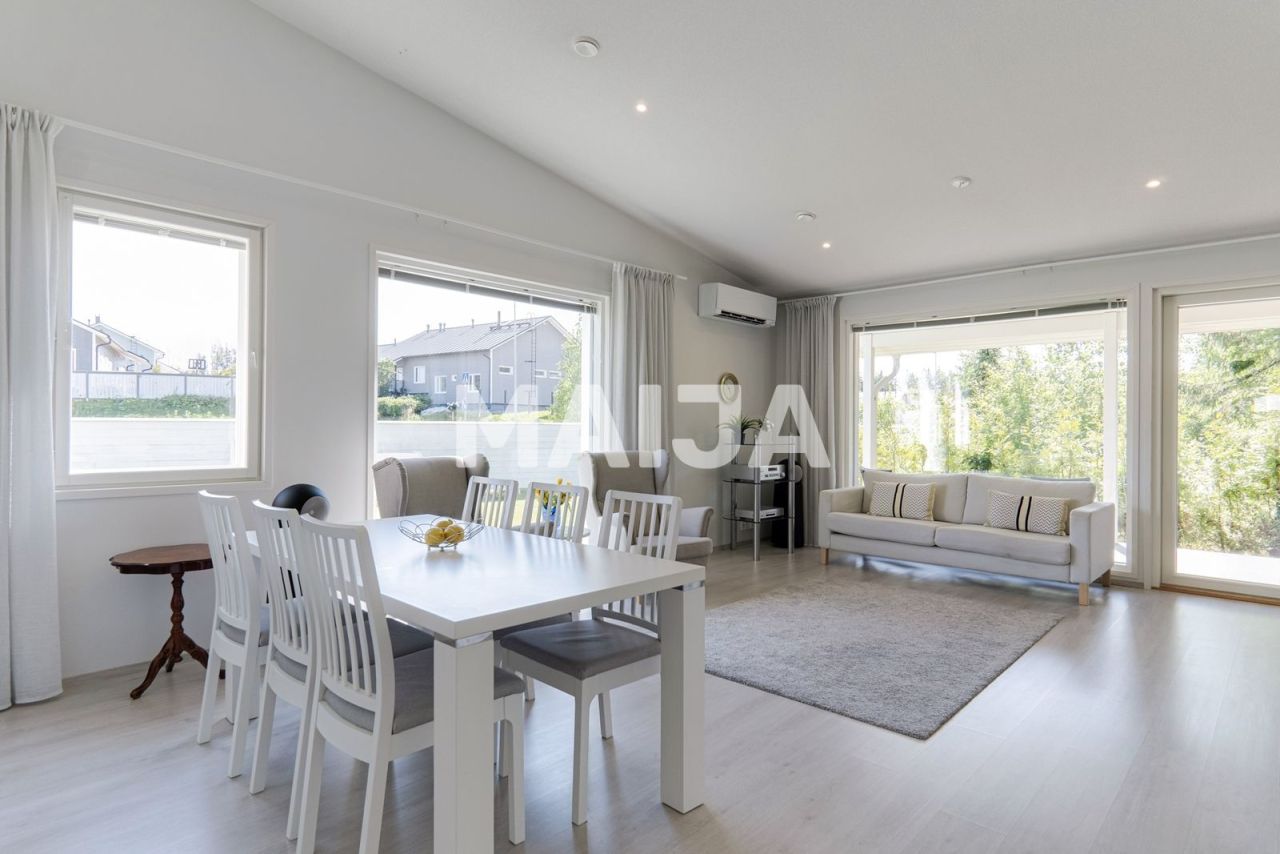 Casa a Kerava, Finlandia, 111 m² - foto 1