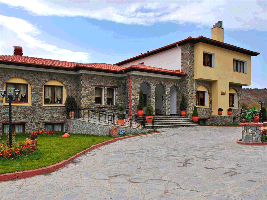 Hotel in Kozani, Greece, 1 350 m² - picture 1