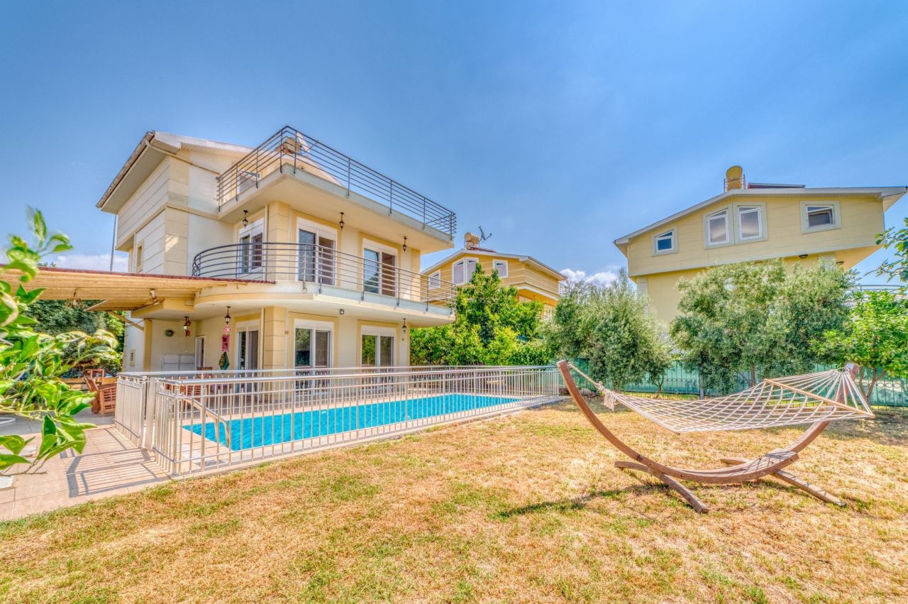 Villa in Alanya, Turkey, 200 m² - picture 1