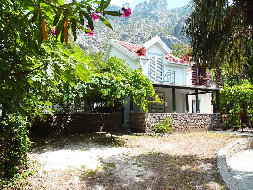 House in Kotor, Montenegro, 67 m² - picture 1