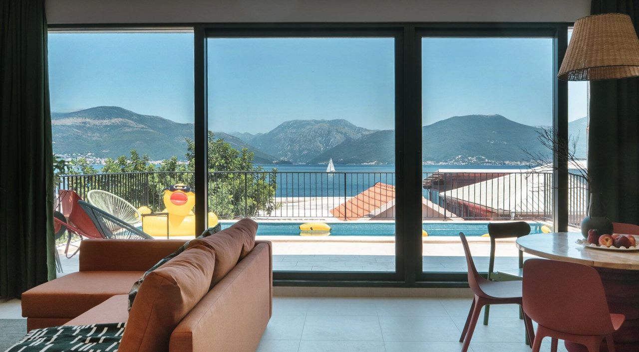 Villa a Krasici, Montenegro, 200 m² - foto 1