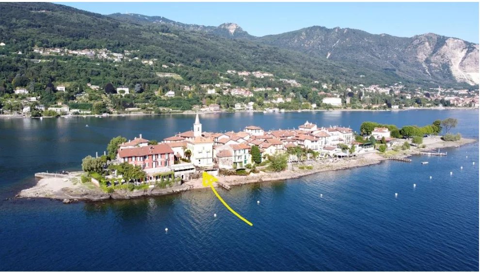 Villa en Stresa, Italia, 395 m² - imagen 1