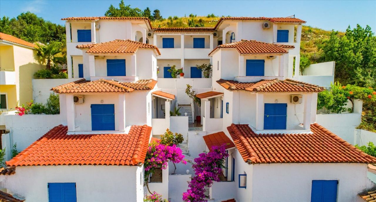 Hôtel à Syvota, Grèce, 1 016 m² - image 1