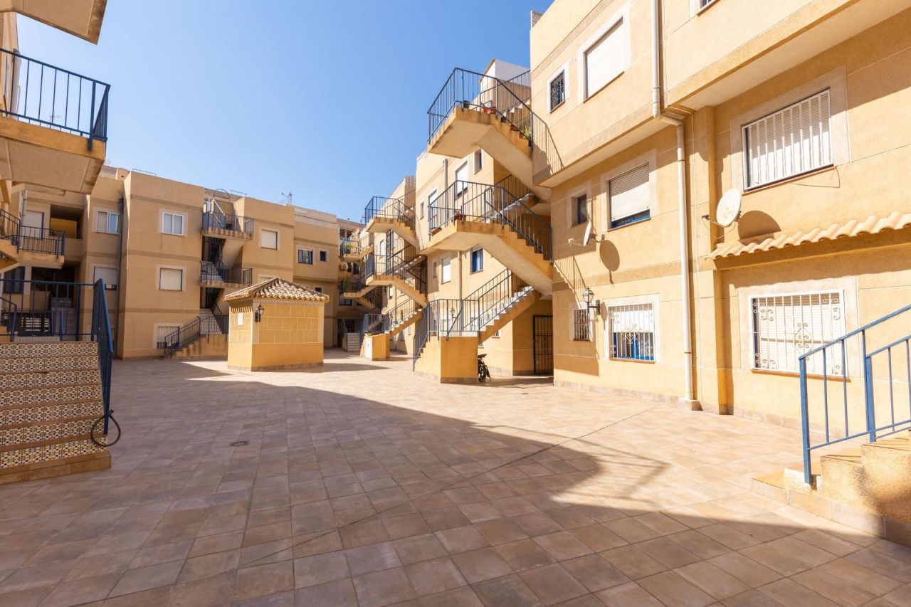 Wohnung in Torrevieja, Spanien, 55 m² - Foto 1