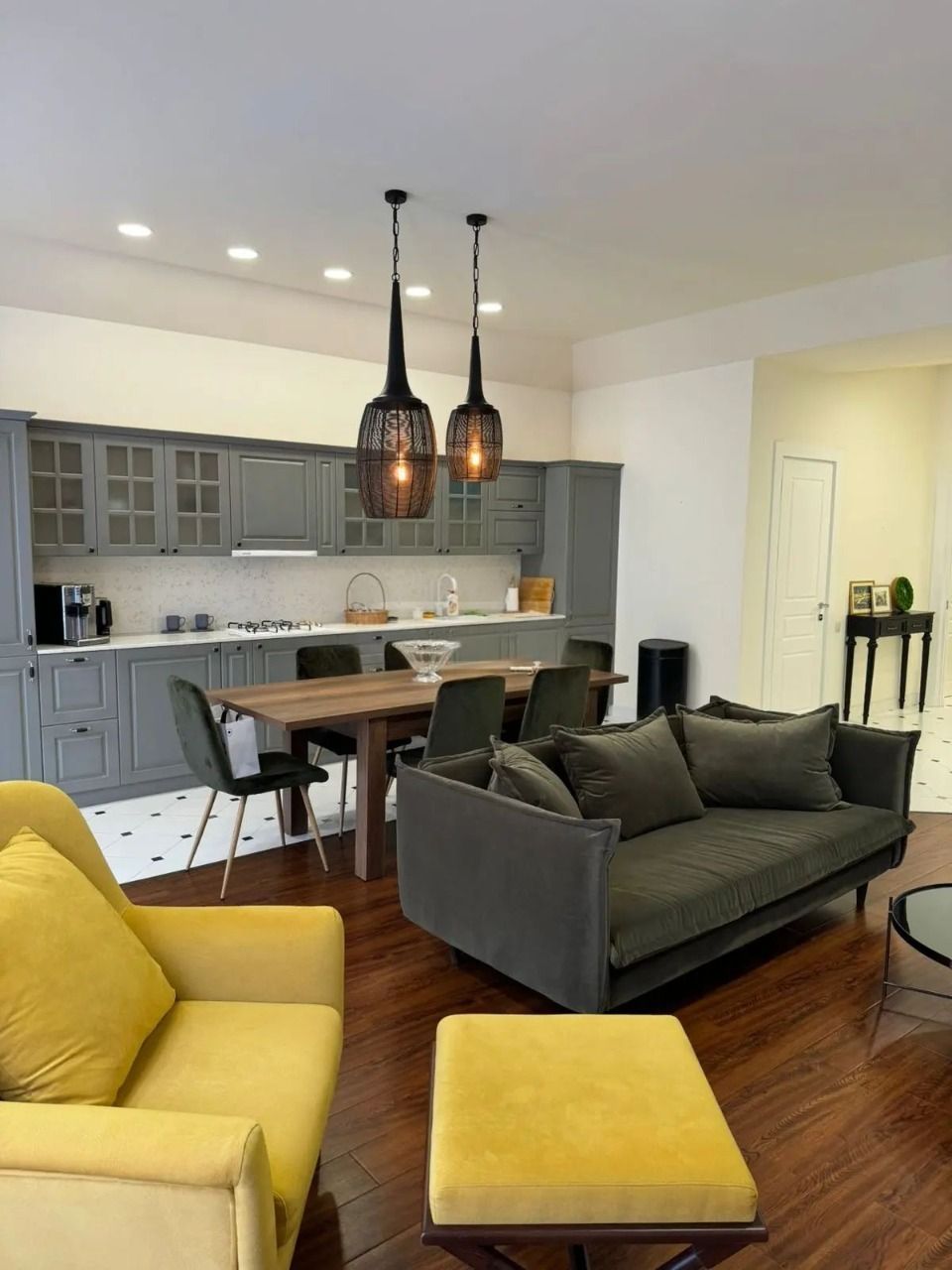 Piso en Tbilisi, Georgia, 100 m² - imagen 1
