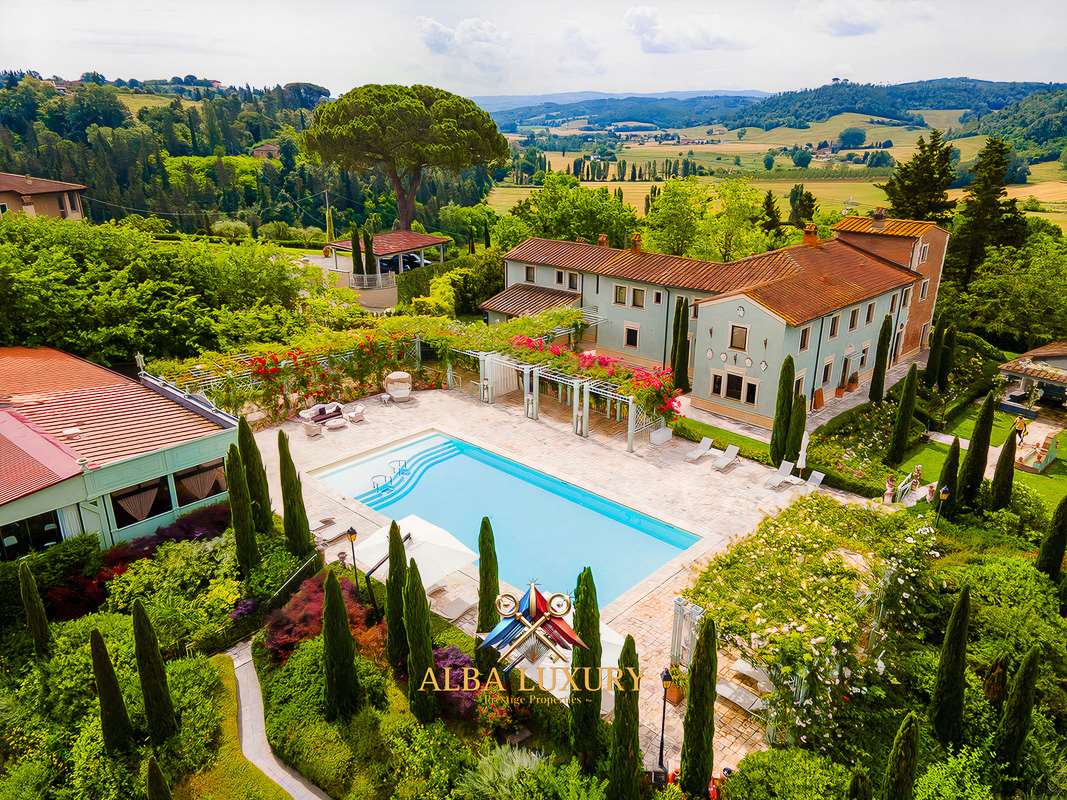 Villa Via di Pancole, Italia, 2 500 m² - imagen 2
