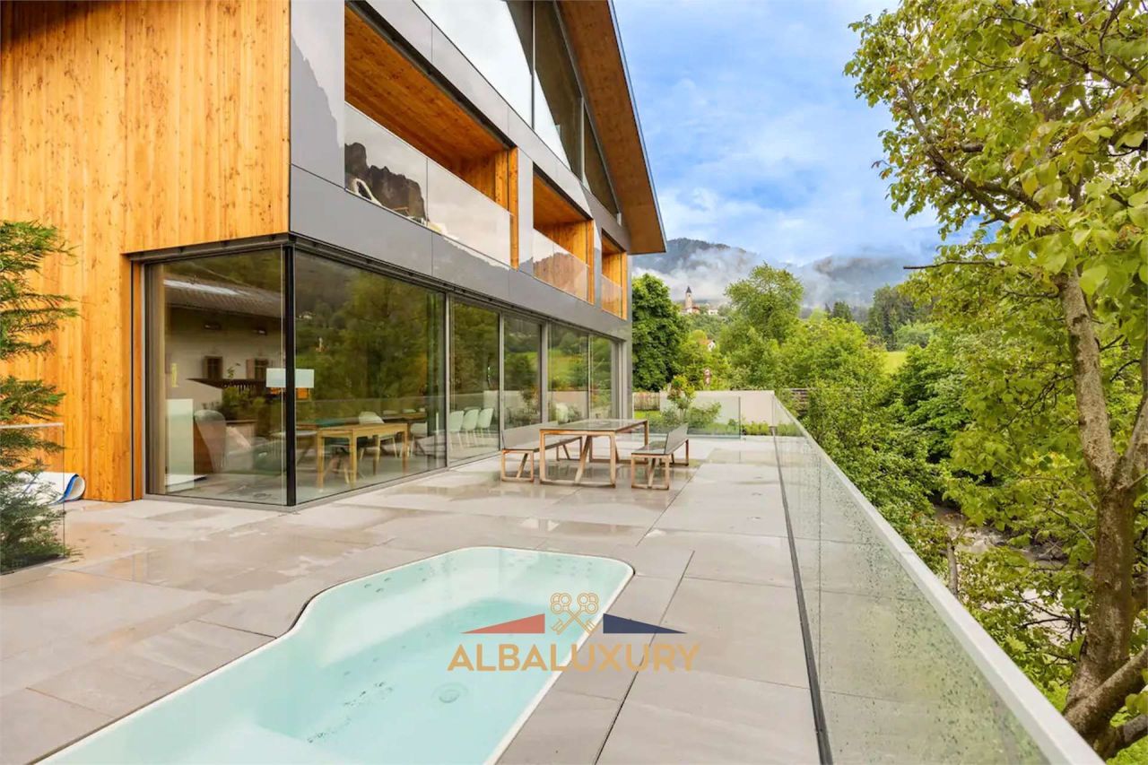 Villa Via S. Osvaldo, Italy, 510 m² - picture 2