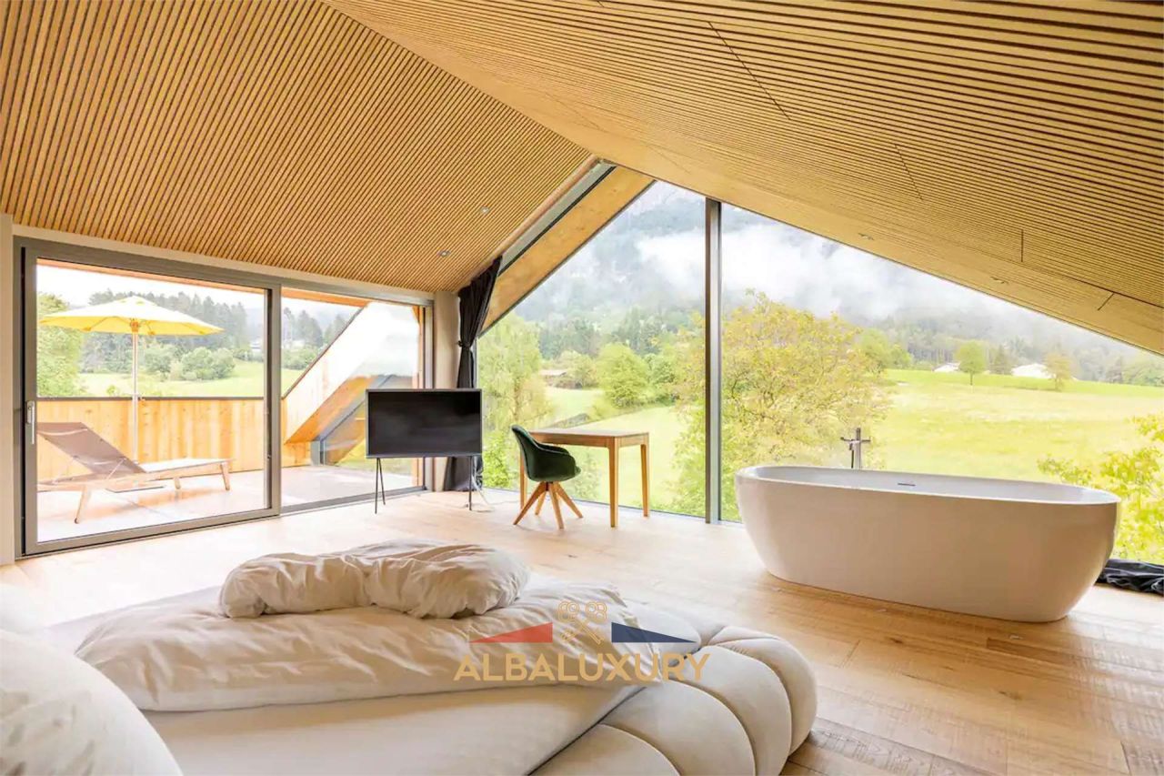 Villa Via S. Osvaldo, Italy, 510 m² - picture 8