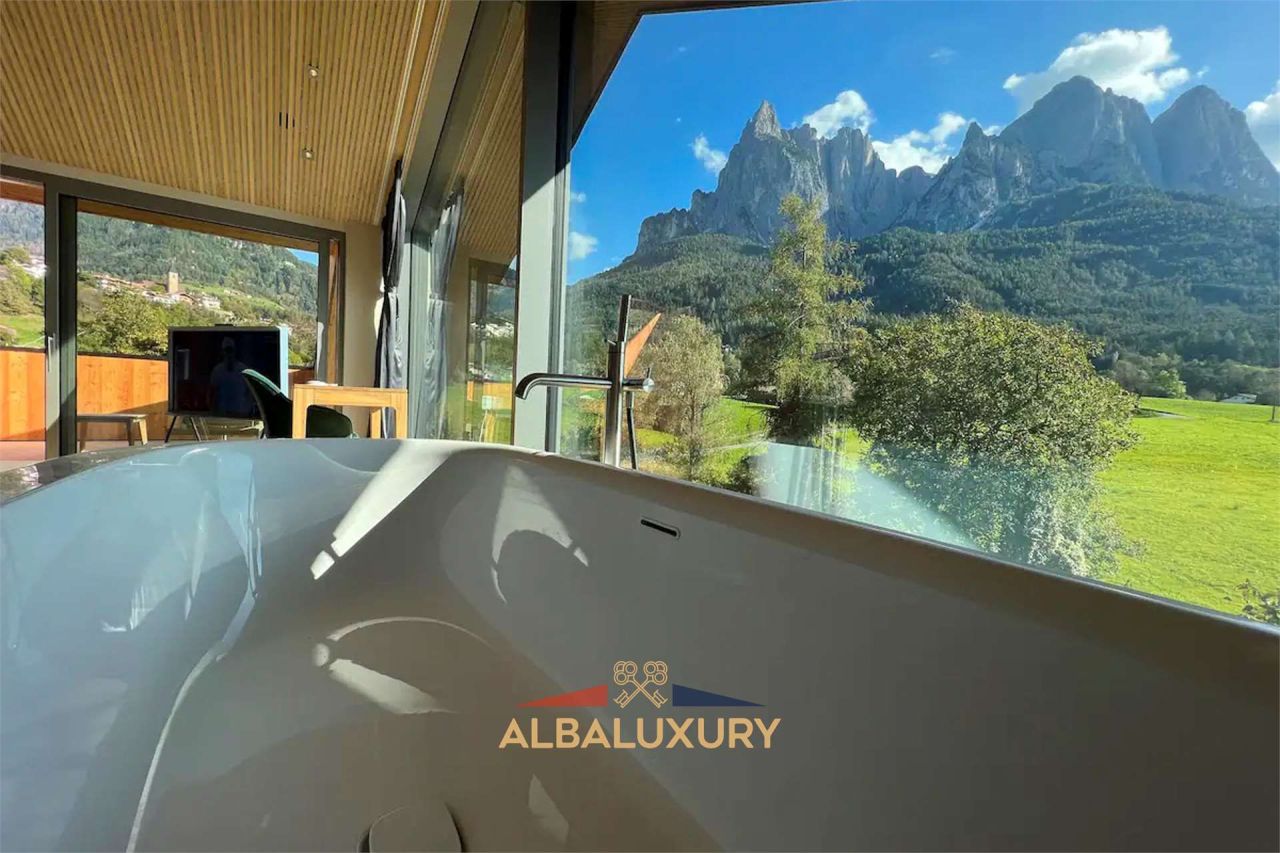 Villa Via S. Osvaldo, Italy, 510 m² - picture 17