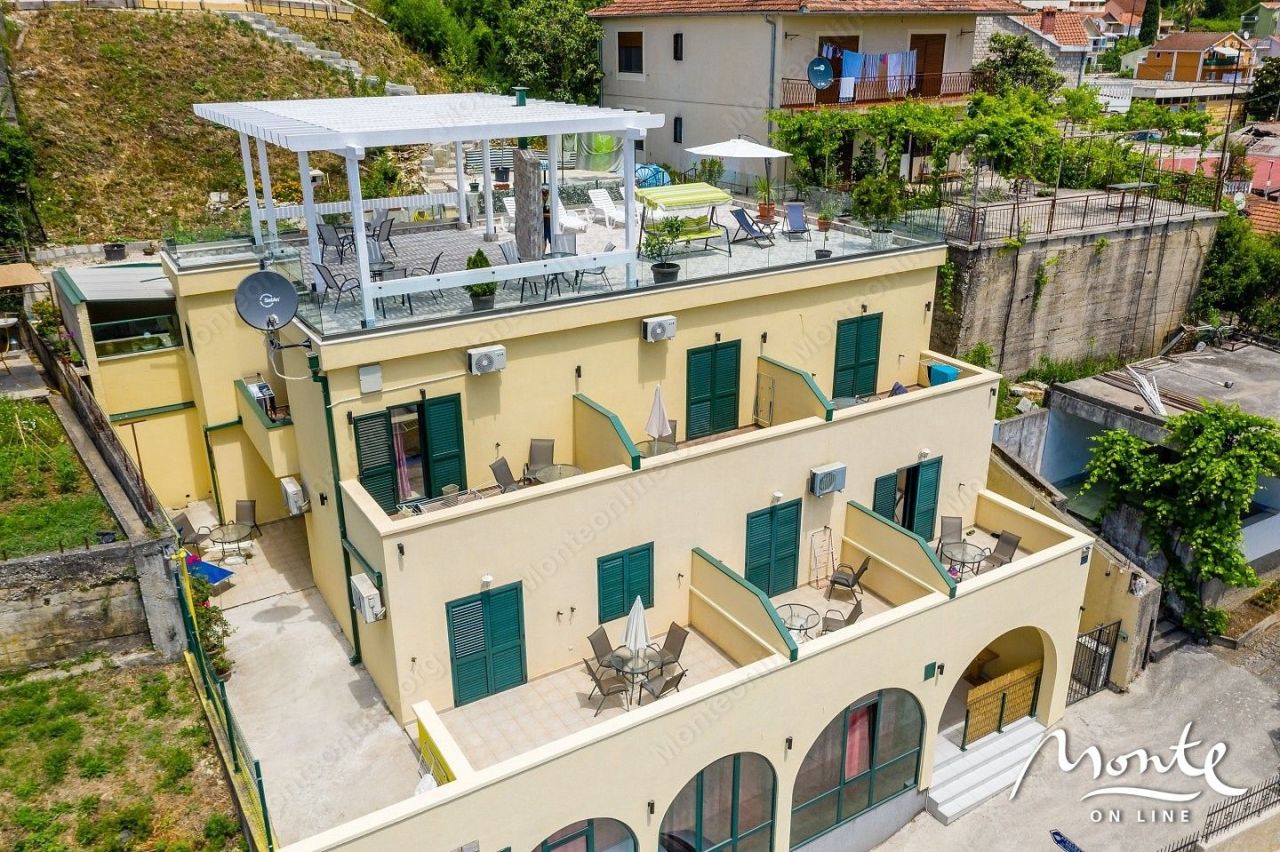 Hôtel à Herceg-Novi, Monténégro, 436 m² - image 1