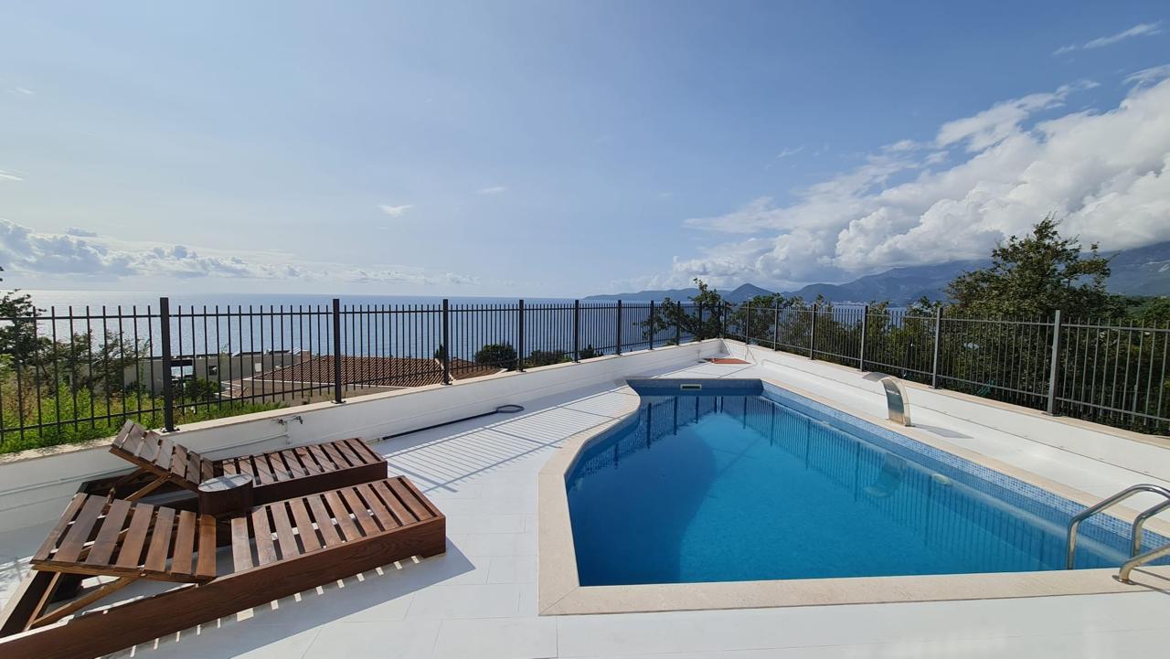 Villa in Rezevici, Montenegro, 300 m² - picture 1