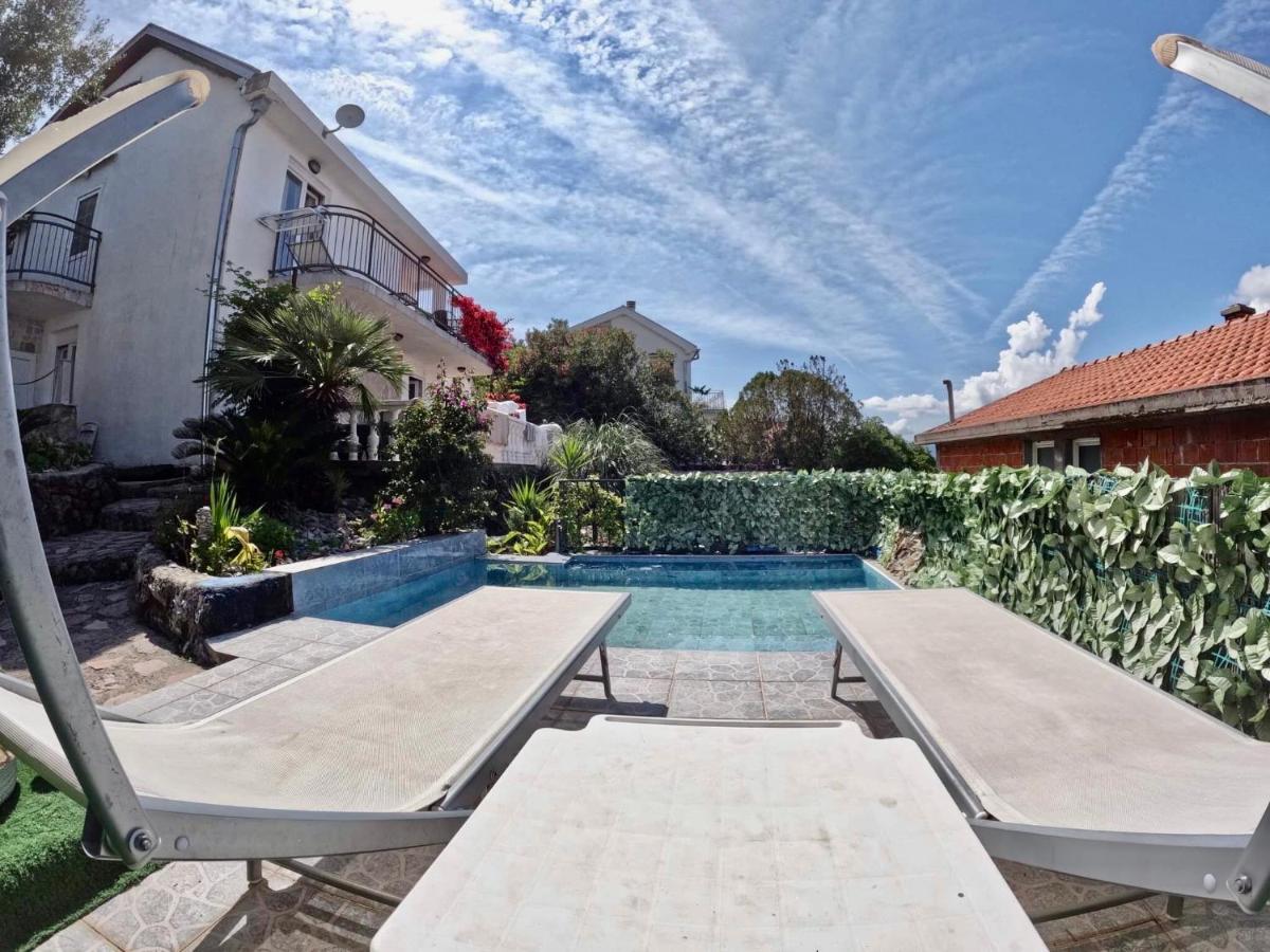 Villa a Krasici, Montenegro, 180 m² - foto 1