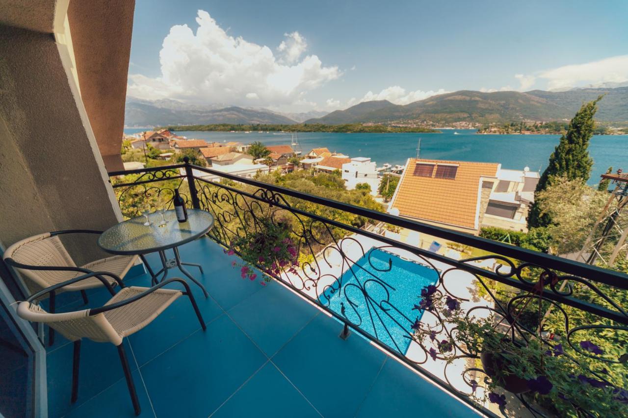 Villa in Krasici, Montenegro, 220 m² - picture 1