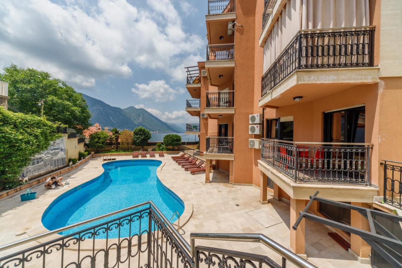 Appartement à Dobrota, Monténégro, 80 m² - image 2