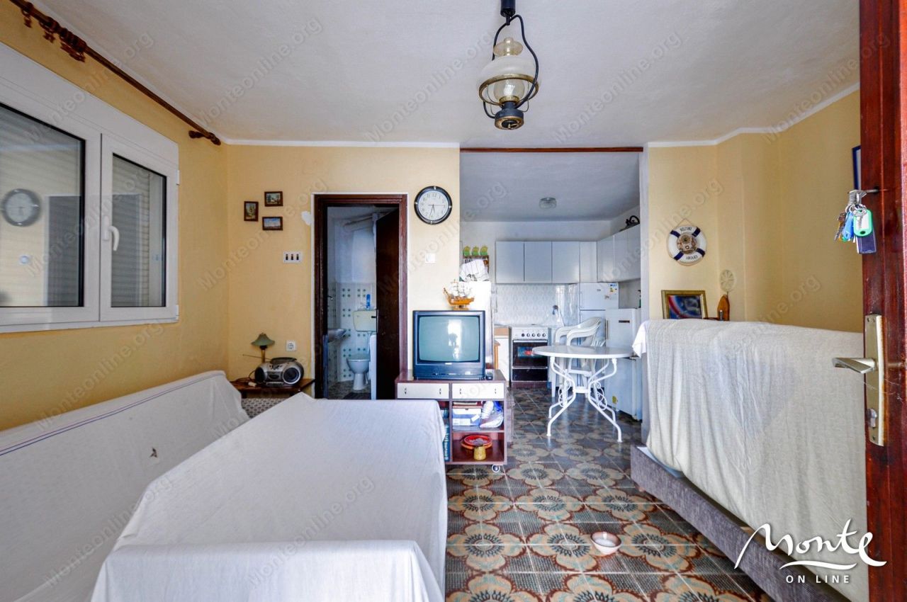 Villa in Krasici, Montenegro, 168 m² - picture 8