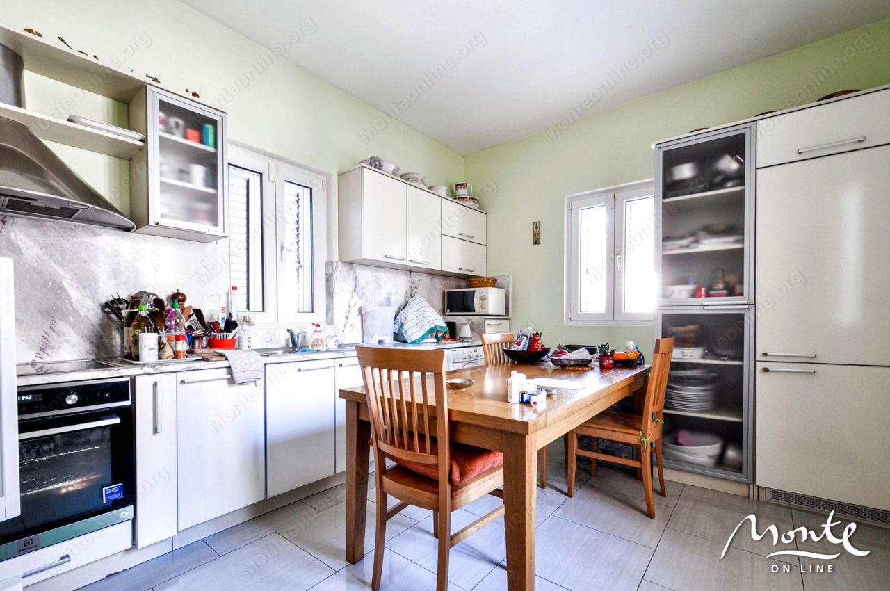 Villa a Tivat, Montenegro, 220 m² - foto 12