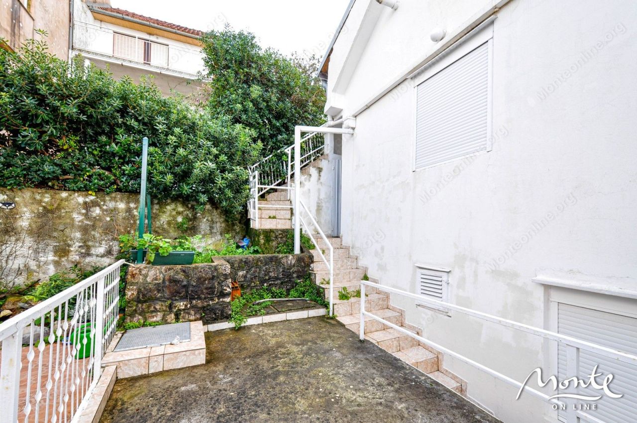 Villa in Krasici, Montenegro, 168 m² - picture 15