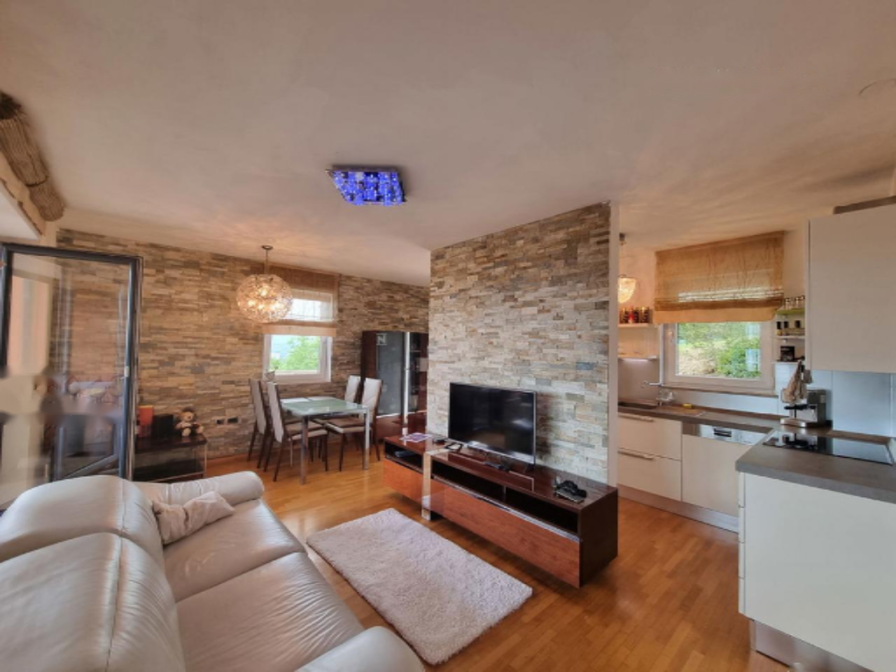 Flat in Koper, Slovenia, 85 m² - picture 1