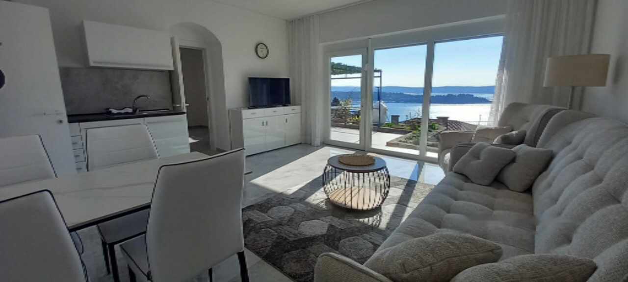 Flat in Portoroz, Slovenia, 58 m² - picture 1