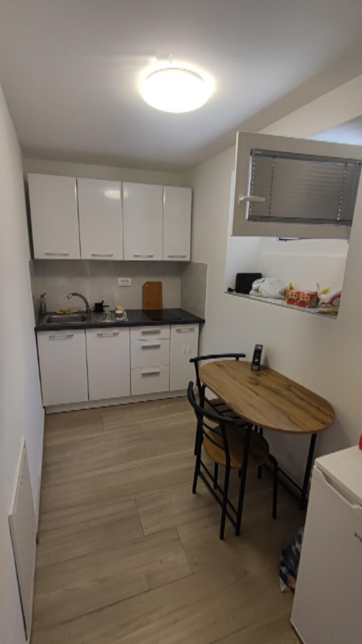Flat in Koper, Slovenia, 19 m² - picture 1