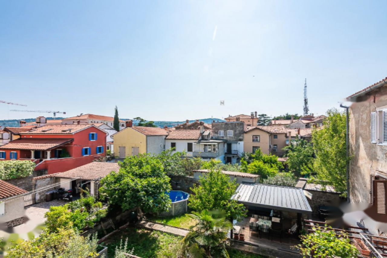 Piso en Koper, Eslovenia, 72 m² - imagen 1
