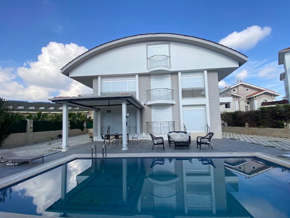 Villa en Belek, Turquia, 285 m² - imagen 1
