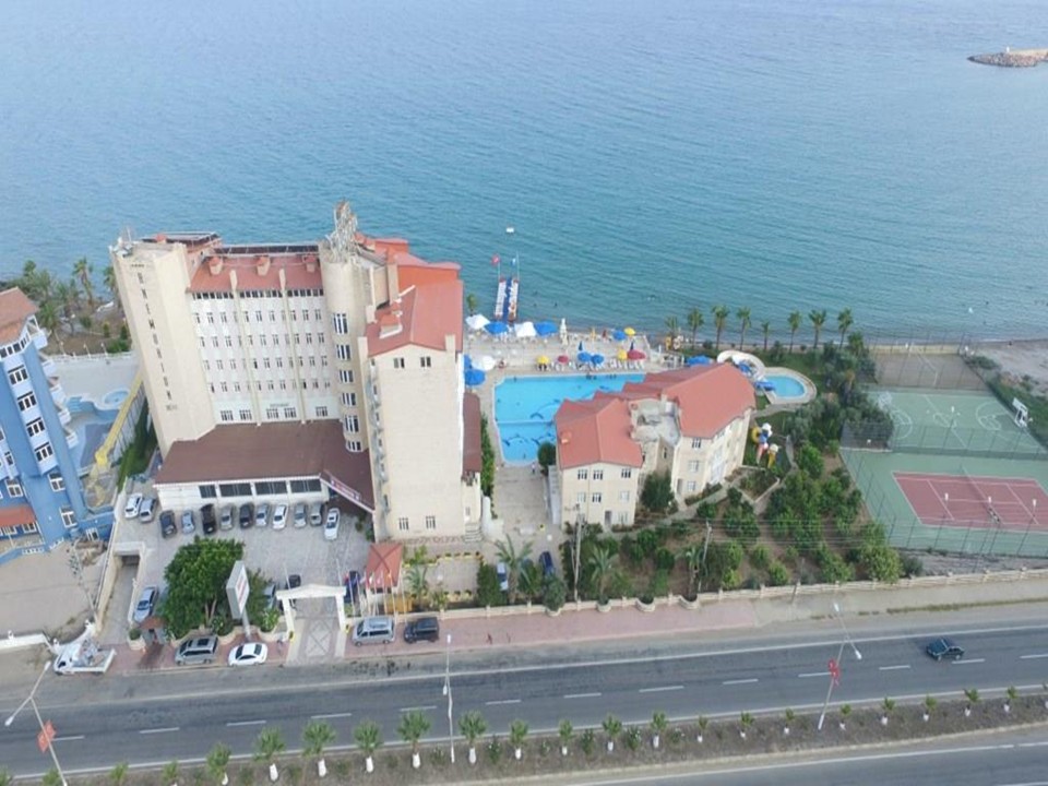 Hotel en Mersin, Turquia, 4 000 m² - imagen 1
