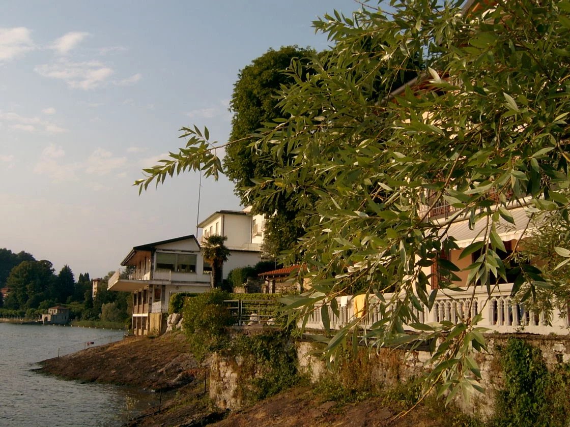 Casa da ristrutturare a Leggiuno, Italia, 1 490 m² - foto 13