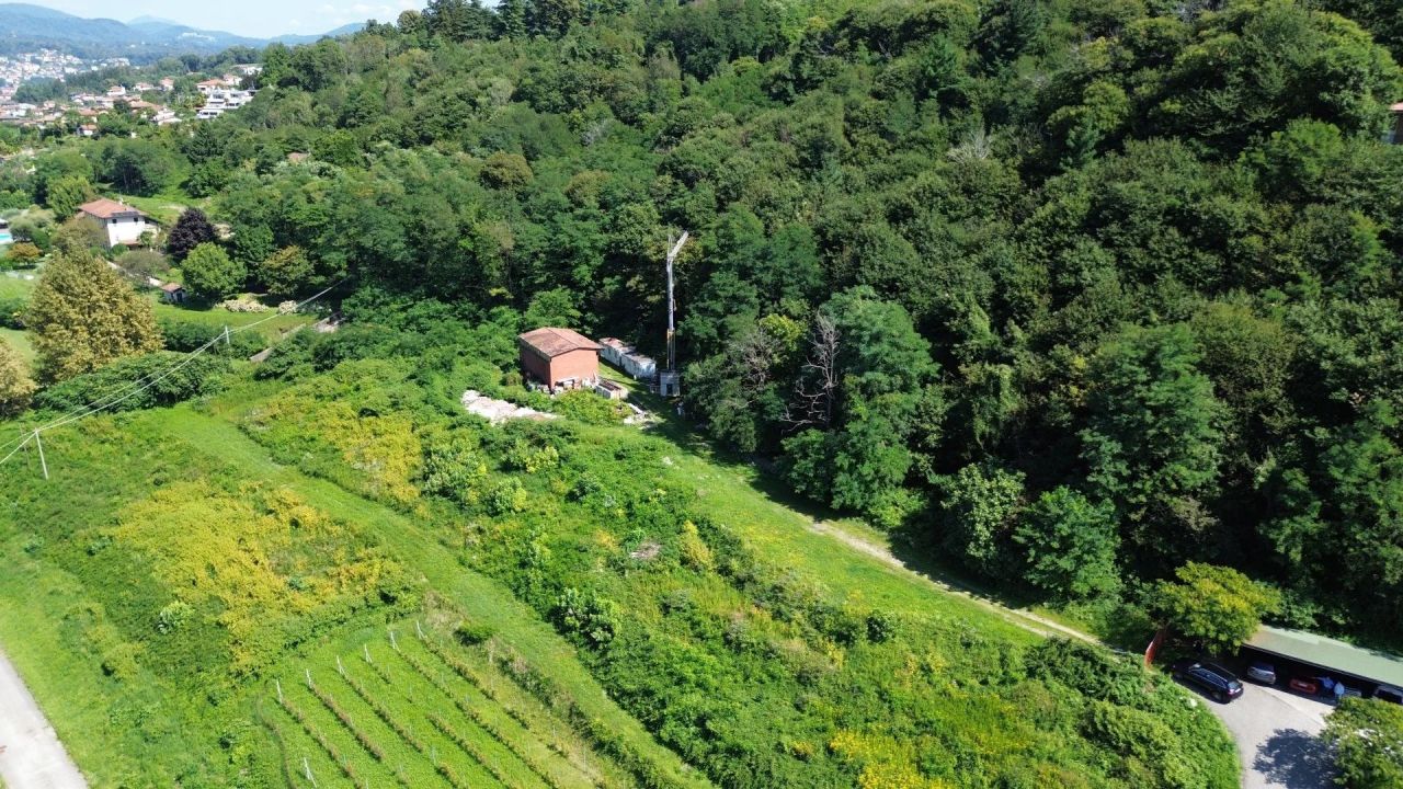 Terreno en Varese, Italia, 2 ha - imagen 8