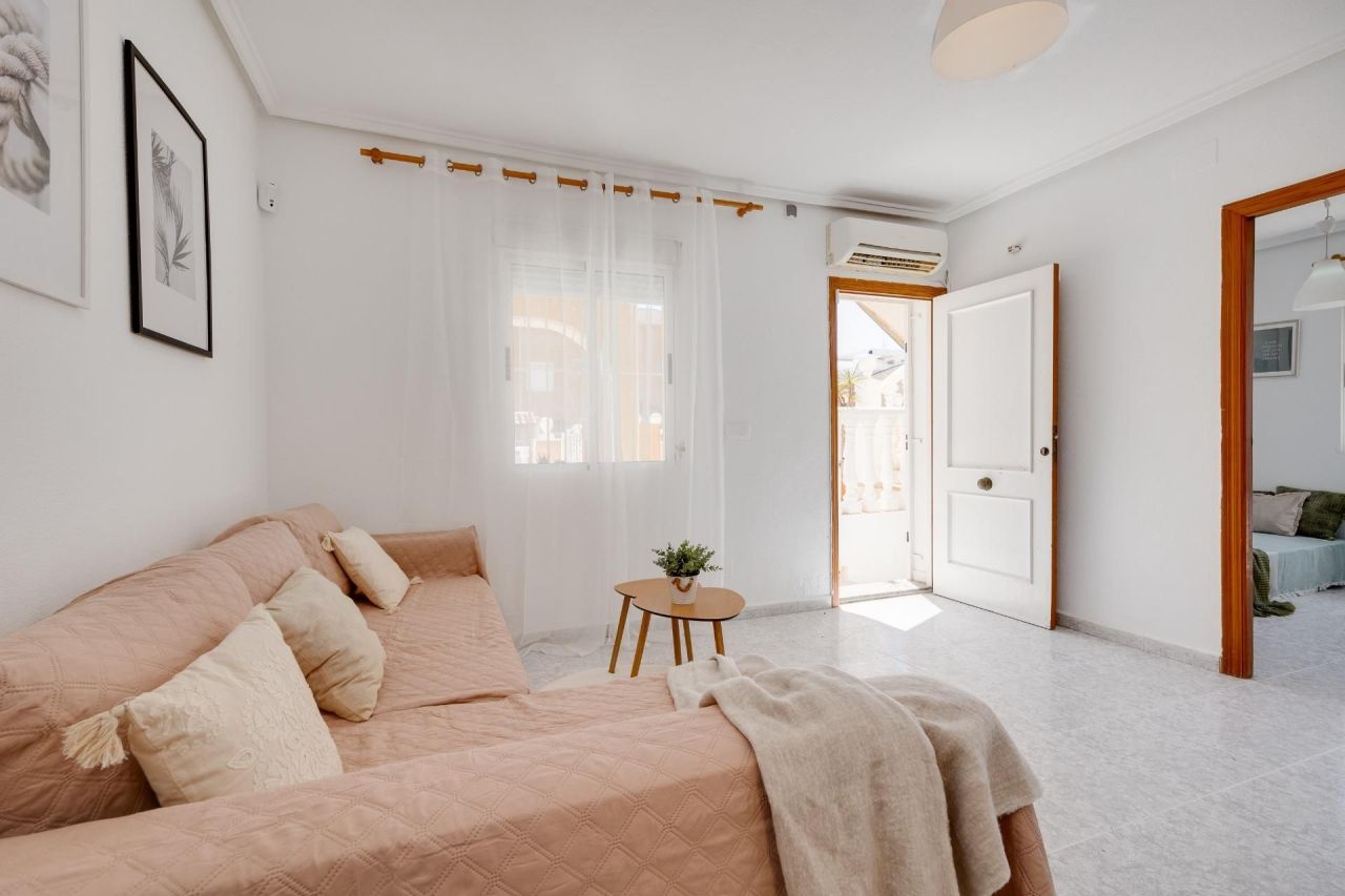 Bungalow à Torrevieja, Espagne, 60 m² - image 6