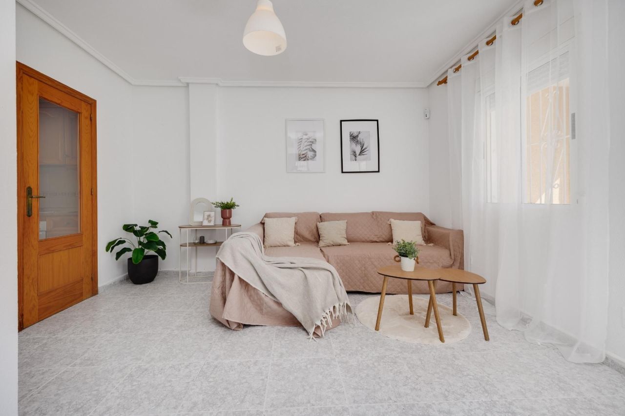 Bungalow à Torrevieja, Espagne, 60 m² - image 5