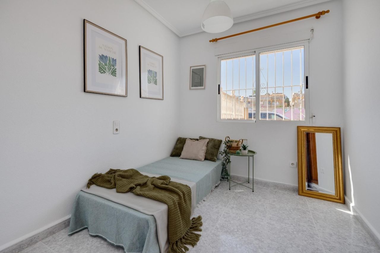 Bungalow à Torrevieja, Espagne, 60 m² - image 9