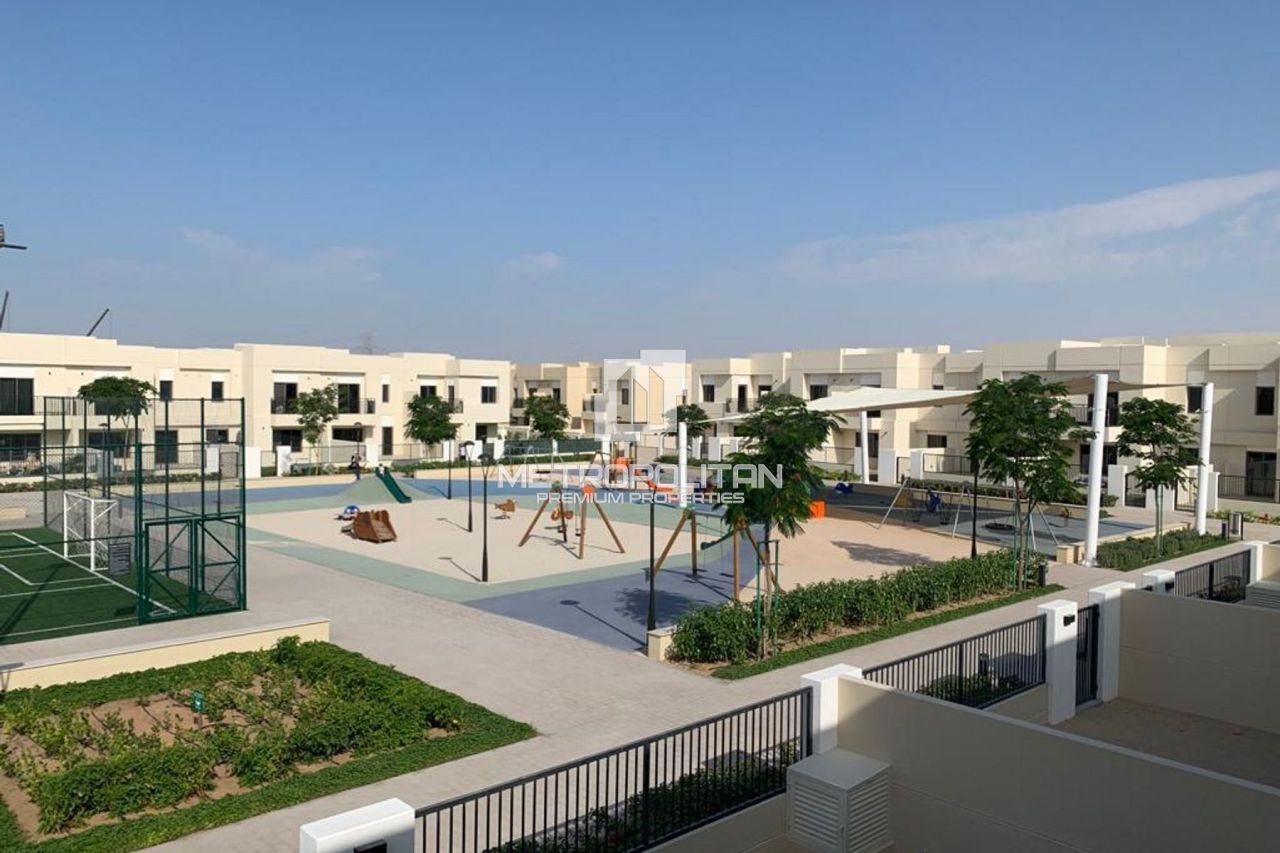 Maison urbaine à Dubaï, EAU, 204 m² - image 1