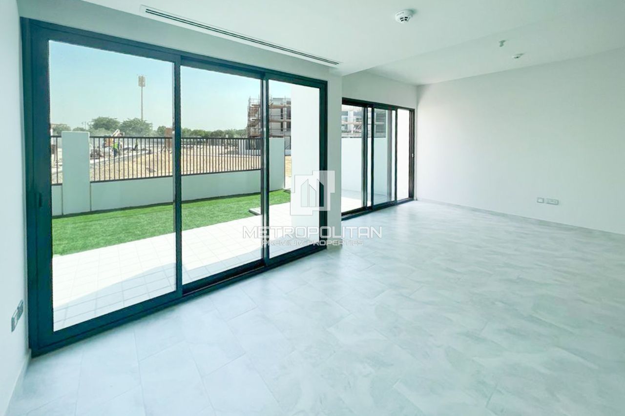 Townhouse in Dubai, UAE, 235 m² - picture 1