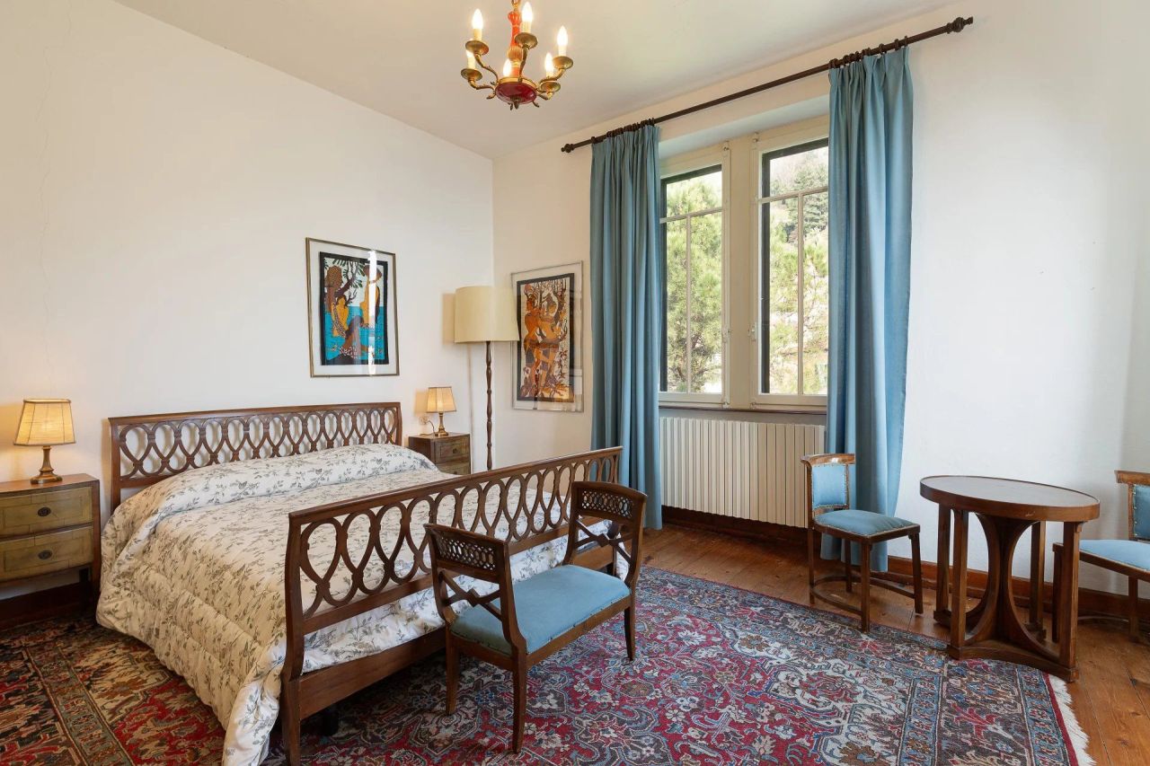 Villa a Varese, Italia, 460 m² - foto 8