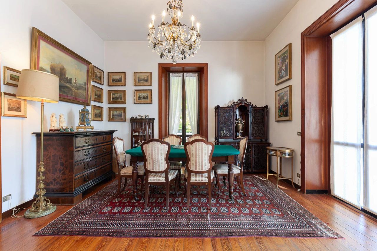 Villa a Varese, Italia, 460 m² - foto 6