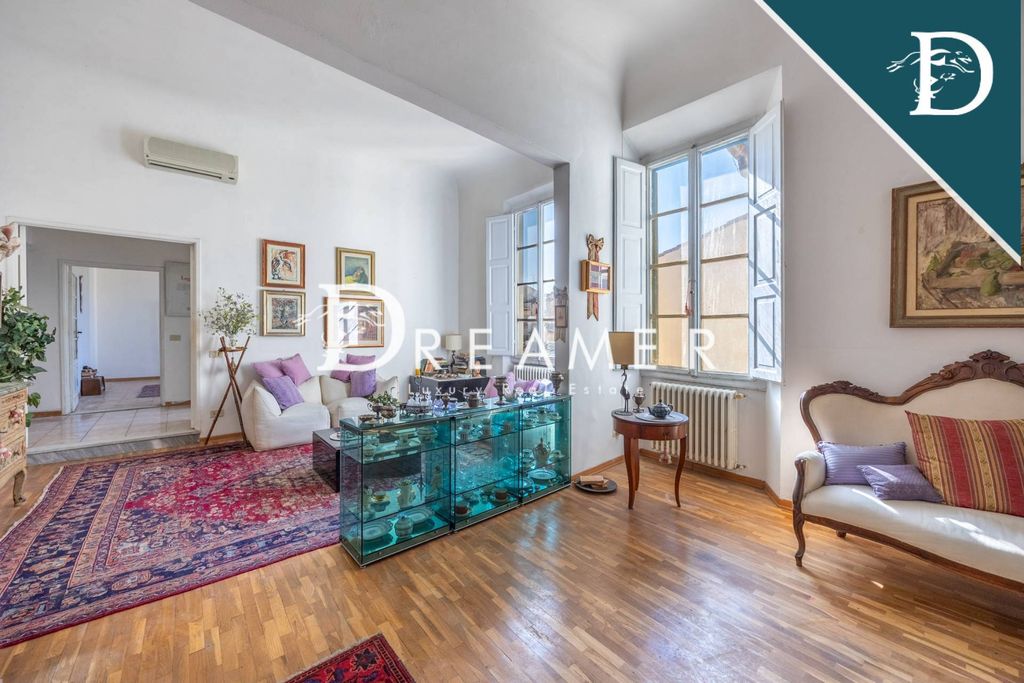 Apartamento en Florencia, Italia, 170 m² - imagen 1