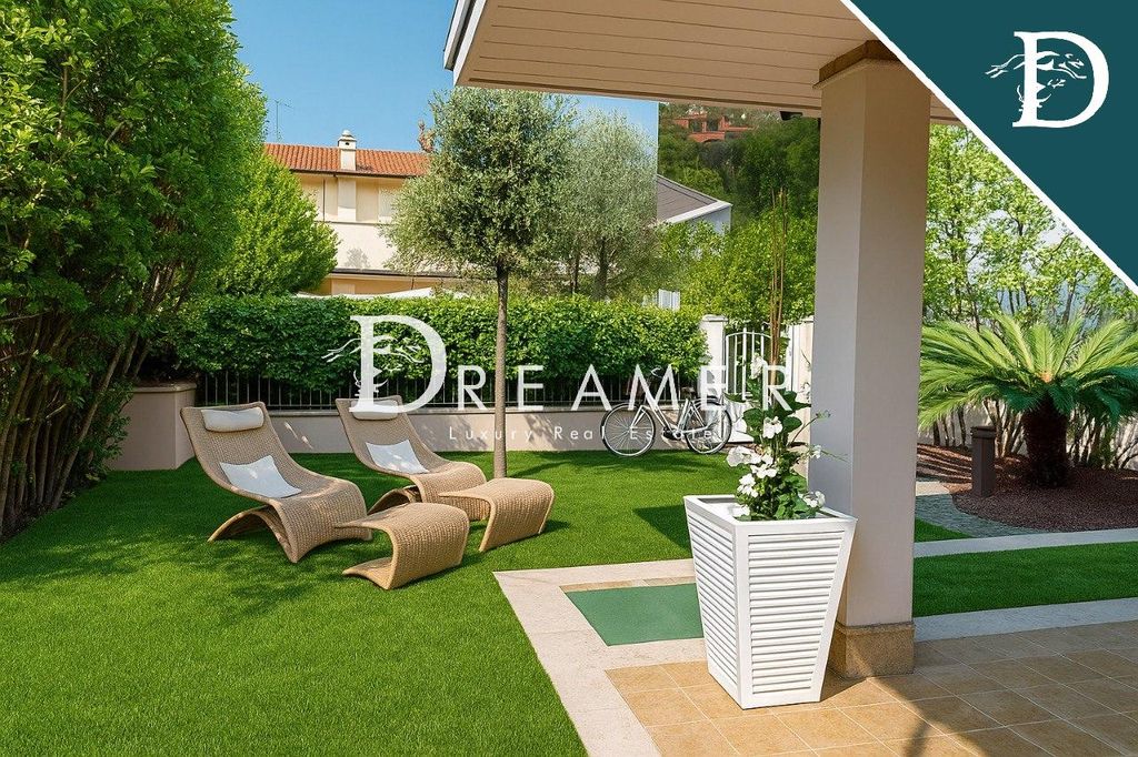 Villa in Forte dei Marmi, Italien, 173 m² - Foto 1