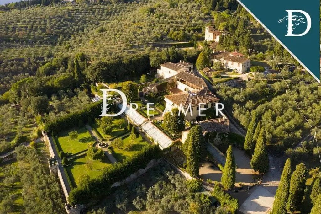 Villa a Firenze, Italia, 1 300 m² - foto 1