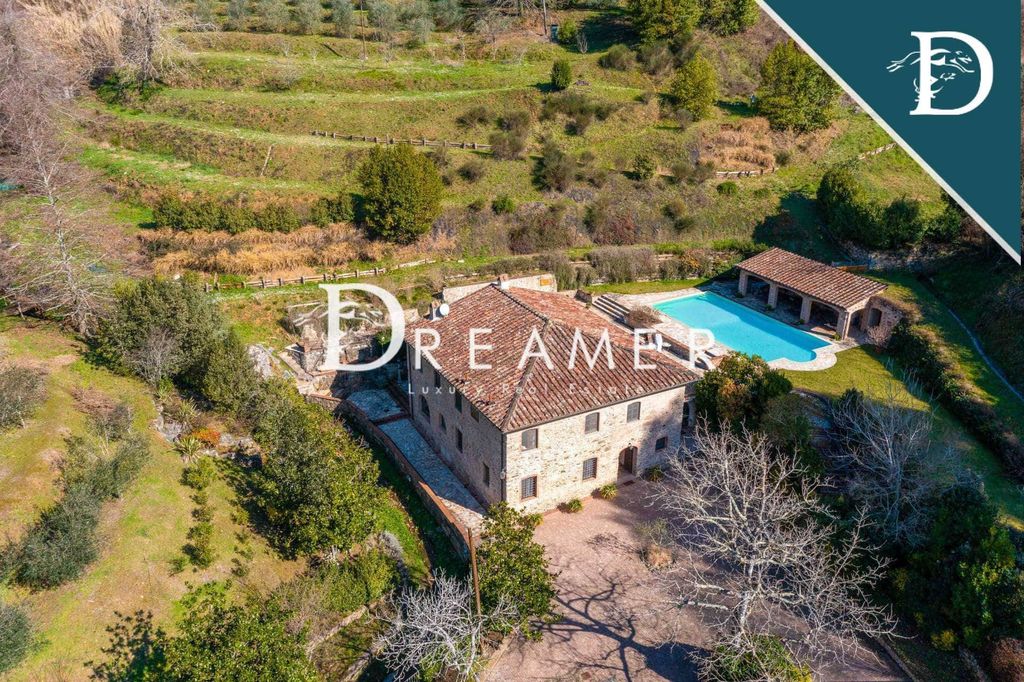 Villa a Camaiore, Italia, 470 m² - foto 1