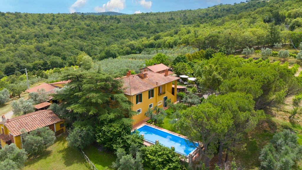Villa Laterina, Italia, 900 m² - foto 1
