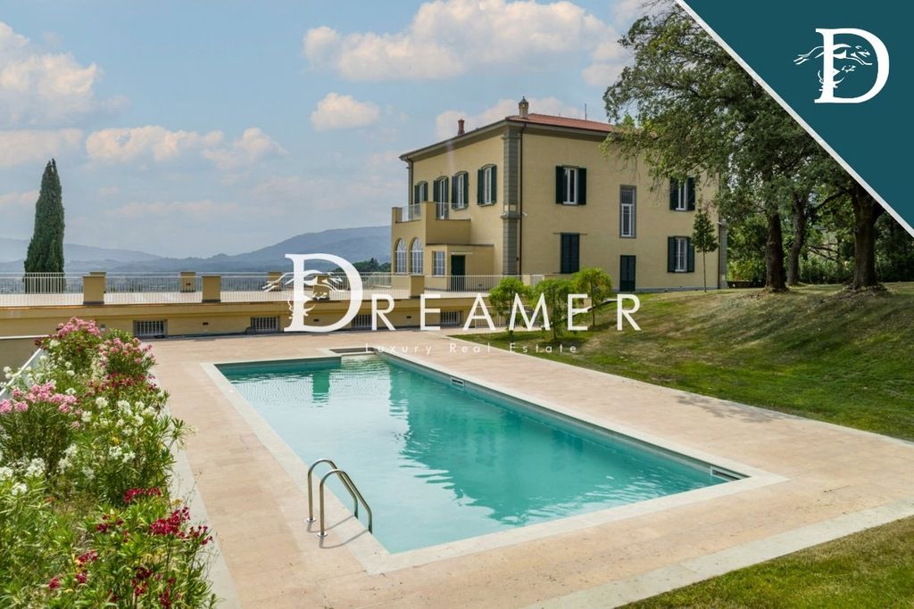 Villa a Pistoia, Italia, 1 800 m² - foto 1
