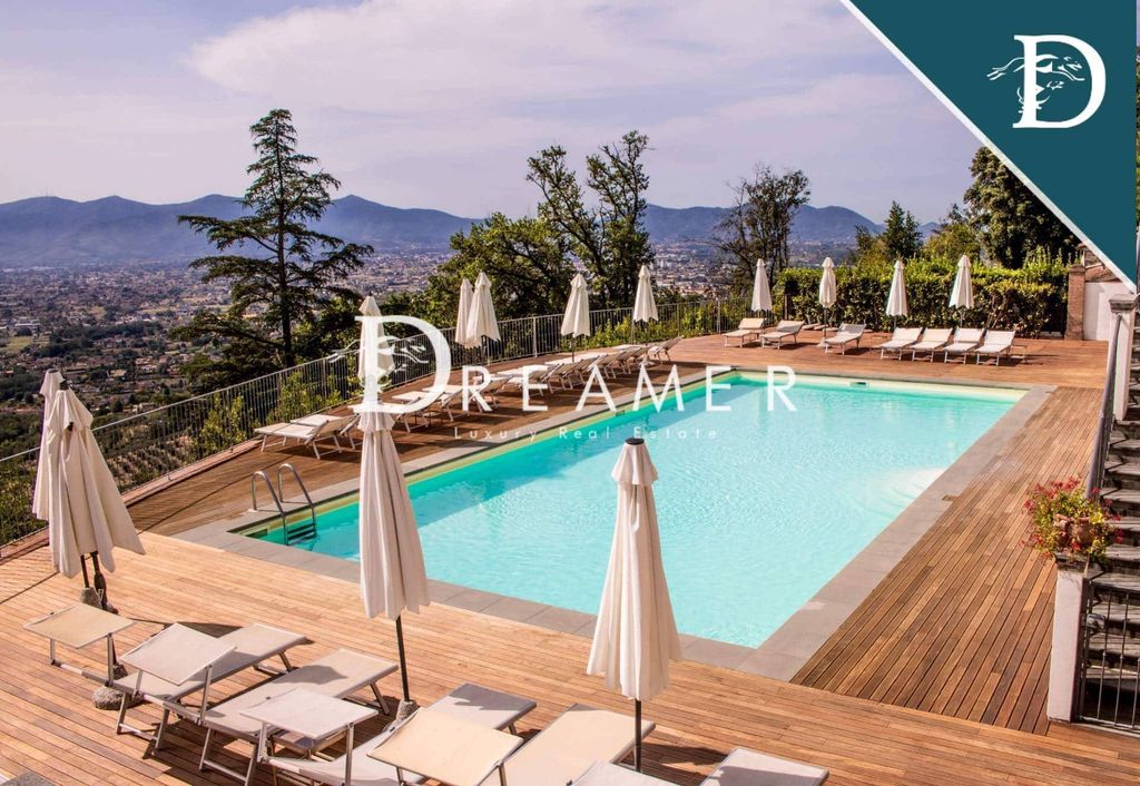 Appartamento a Lucca, Italia, 156 m² - foto 2