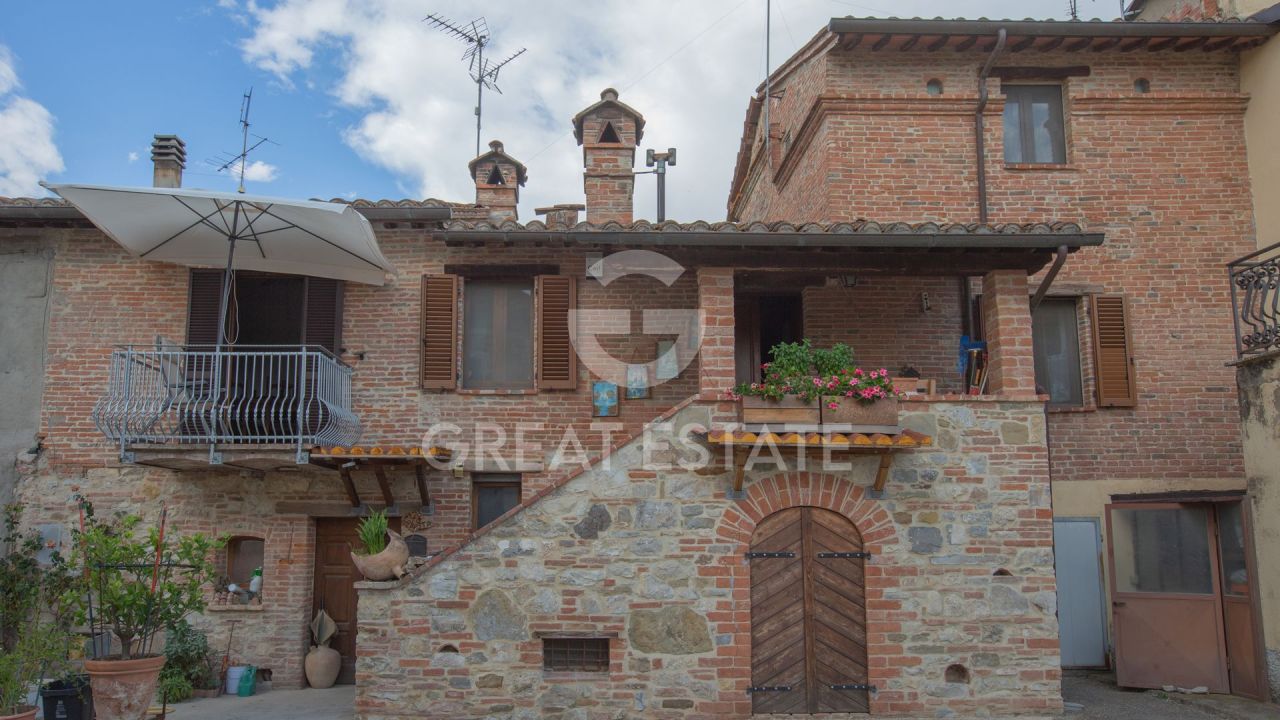 Maison à Castiglione del Lago, Italie, 175.3 m² - image 1