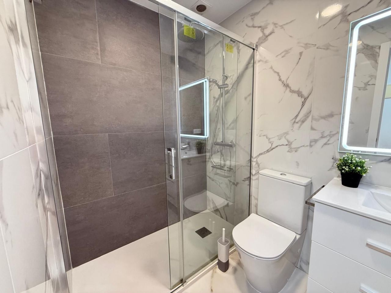 Flat in Torrevieja, Spain, 49 m² - picture 12