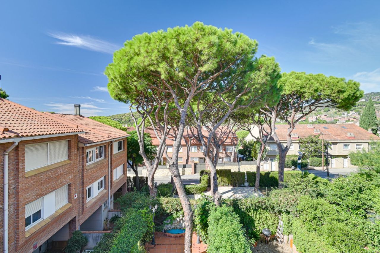Stadthaus in Costa del Maresme, Spanien, 258 m² - Foto 1